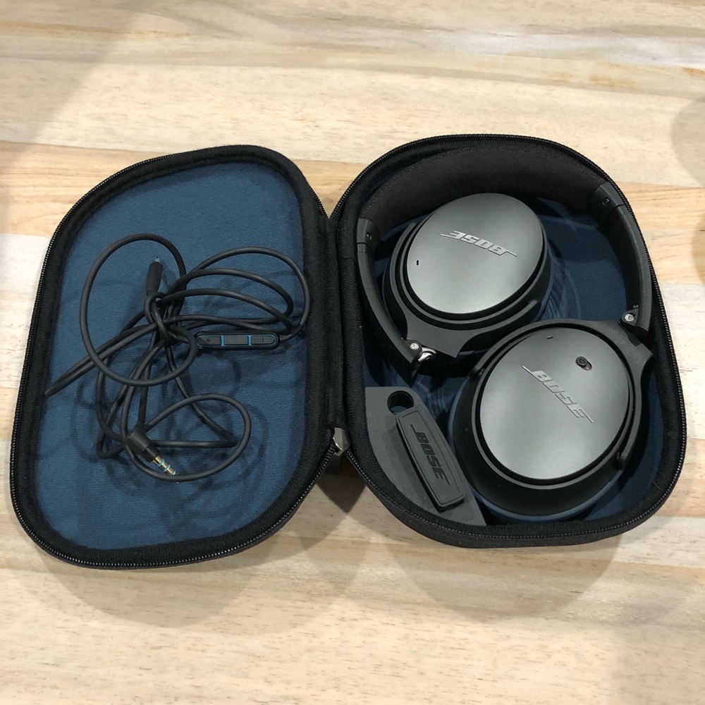 [SOLD] Bose QC25 Noise Cancelling Headphones